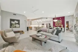 Picture of 190 Indies Dr E 102, Naples, FL 34114
