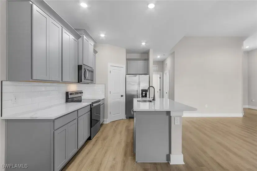 Picture of 923 Admiral Bull Halsey Ave, Labelle FL 33935