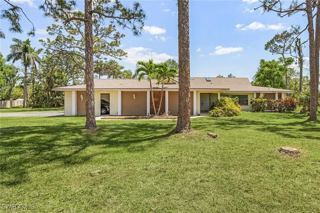 Picture of 12455 Summerwood Dr, Fort Myers, FL 33908