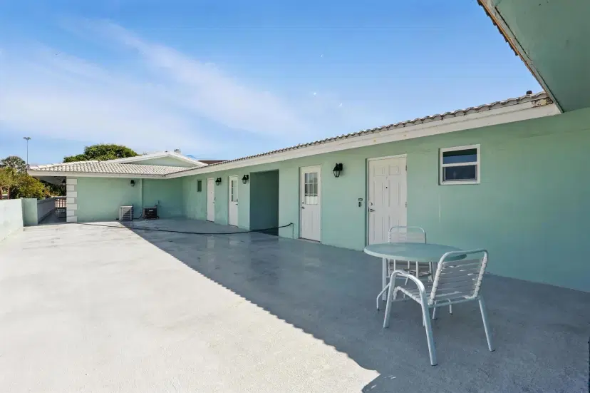 Picture of 322 N Federal Highway 240, Deerfield Beach FL 33441