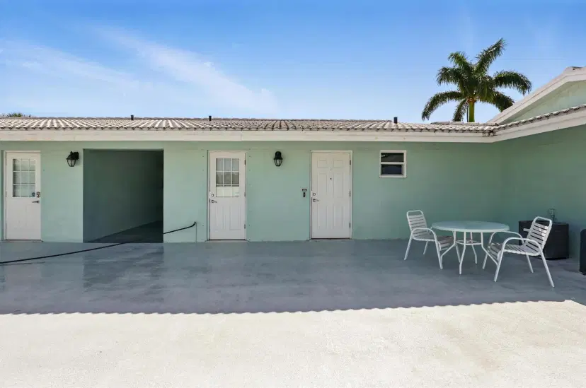 Picture of 322 N Federal Highway 240, Deerfield Beach FL 33441