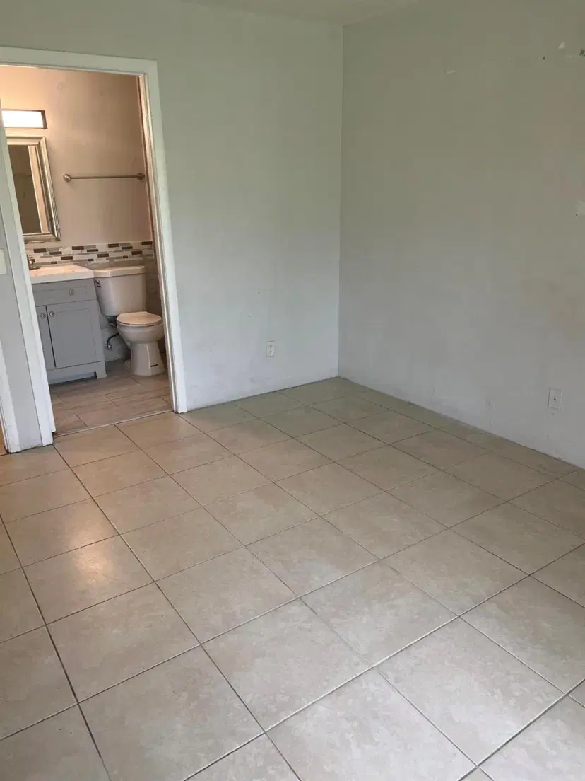 Picture of 420 Meadows Circle, Boynton Beach FL 33436