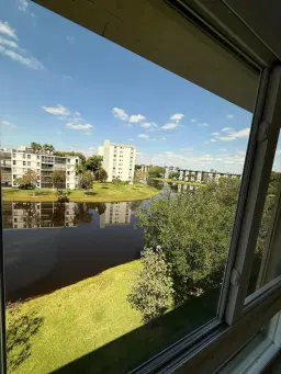 Picture of 2106 S Cypress Bend Dr 508, Pompano Beach, FL 33069