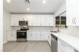 Picture of 6454 Royal Woods Dr, Fort Myers, FL 33908
