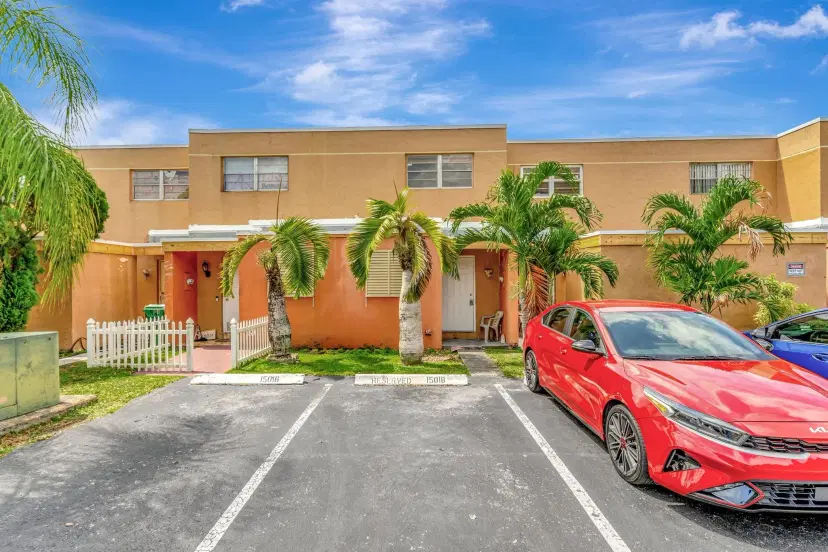 Picture of 15018 SW 80Th Ter 907, Miami FL 33193