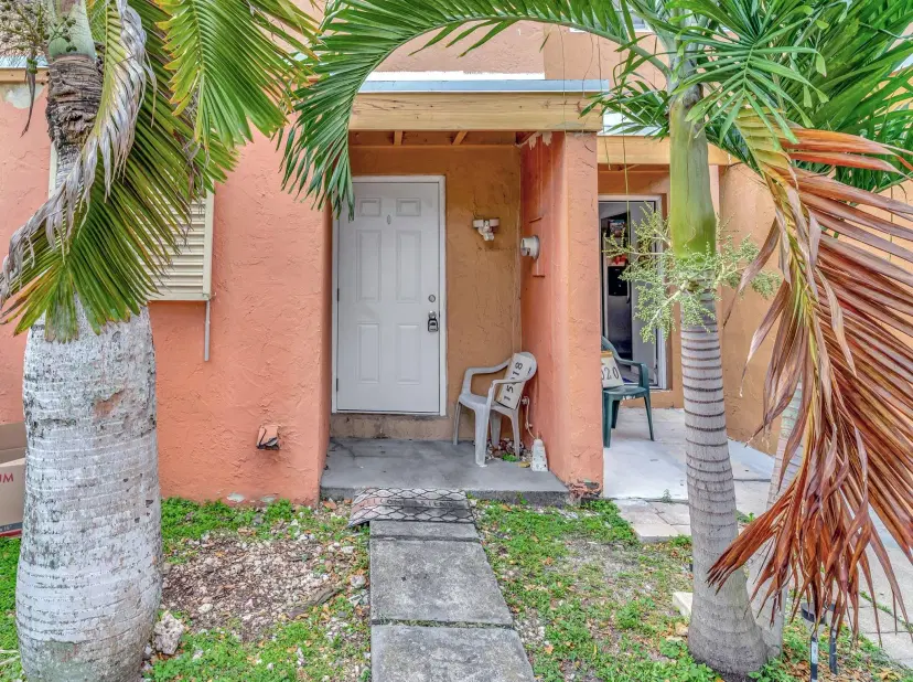 Picture of 15018 SW 80Th Ter 907, Miami FL 33193
