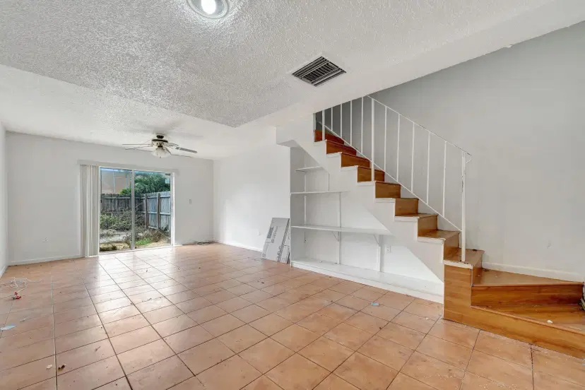 Picture of 15018 SW 80Th Ter 907, Miami FL 33193