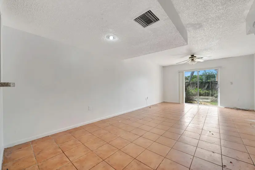 Picture of 15018 SW 80Th Ter 907, Miami FL 33193