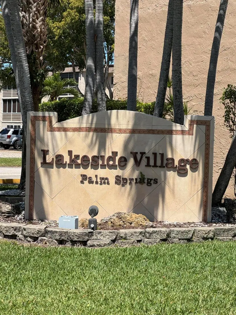 Picture of 721 Lori Drive 113, Palm Springs FL 33461