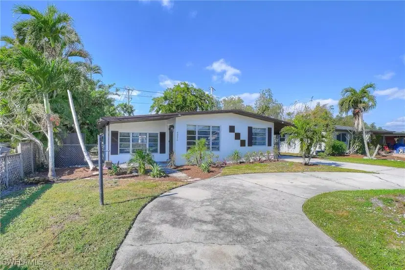 Picture of 4250 Lagg Ave, Fort Myers FL 33901
