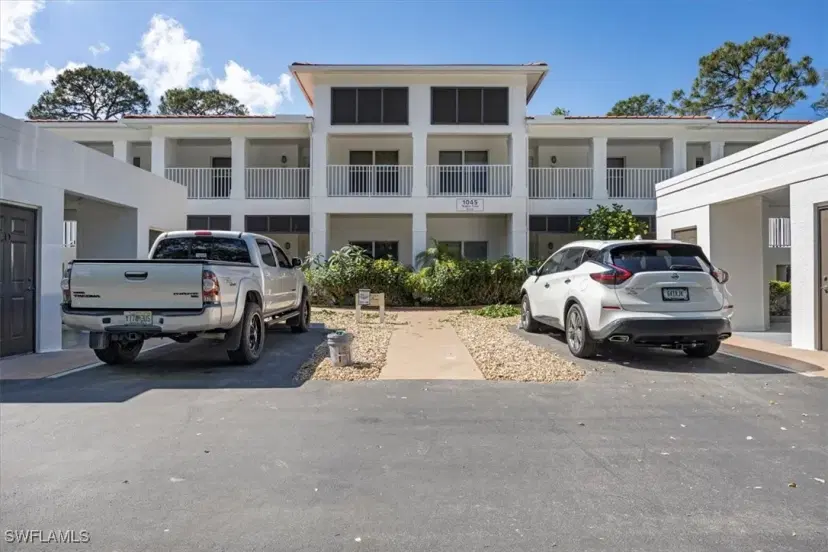 Picture of 1035 Tarpon Cove Dr 202, Naples FL 34110