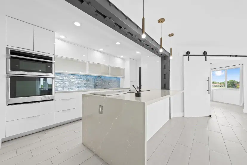Picture of 877 NE 195Th St 422, Miami FL 33179