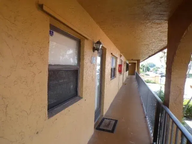 Picture of 2041 W Woolbright Road H202, Boynton Beach FL 33426