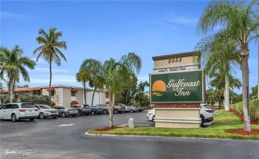 Picture of 2555 9Th St N 103, Naples FL 34103