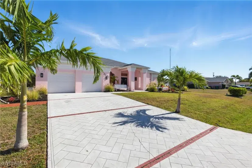 Picture of 2007 Viscaya Pkwy, Cape Coral FL 33990