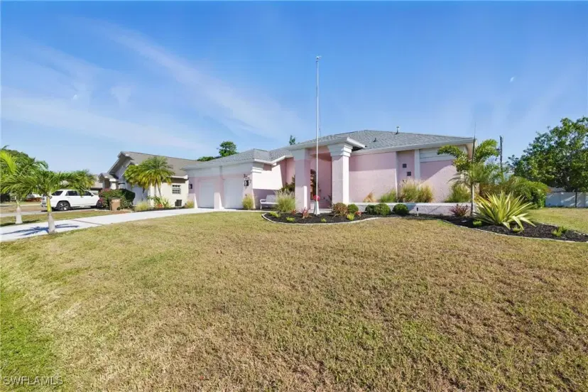 Picture of 2007 Viscaya Pkwy, Cape Coral FL 33990