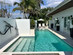 Picture of 700 Rudder Rd, Naples, FL 34102