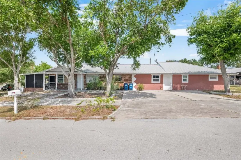 Picture of 216 Micco Avenue, Sebring FL 33870
