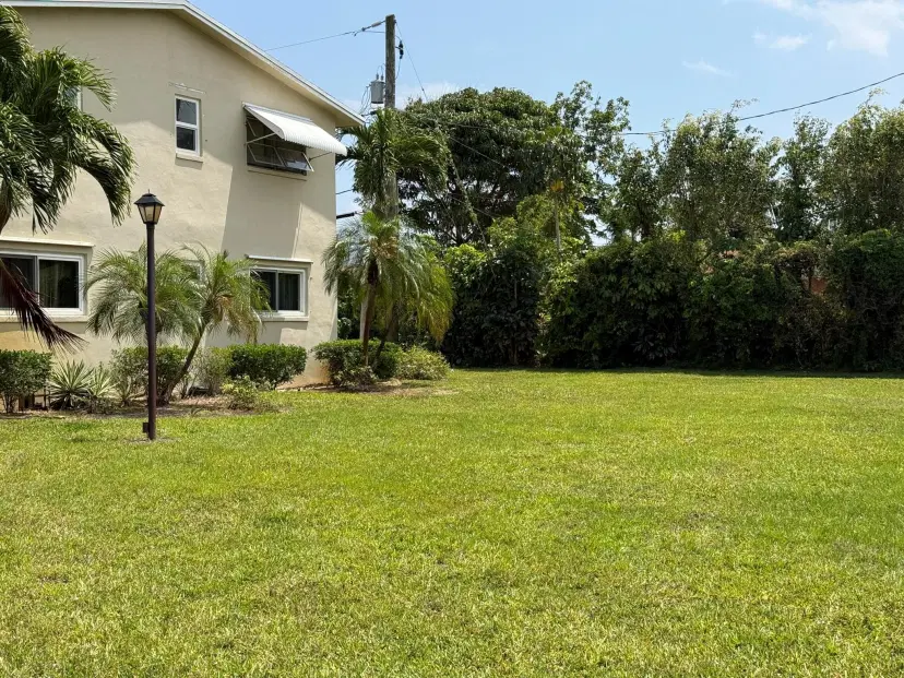 Picture of 306 S Circle Drive 101, Boynton Beach FL 33435