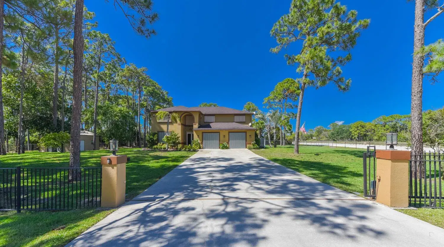 Picture of 13049 85Th Road N, The Acreage, FL 33412