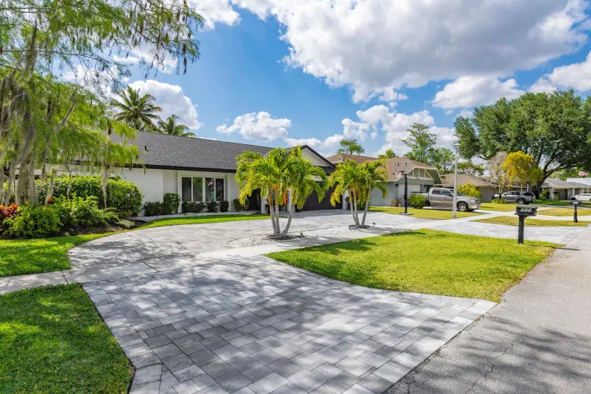 Picture of 865 Azure Avenue, Wellington FL 33414