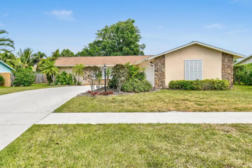 Picture of 10 Chapel Court, Tequesta FL 33469
