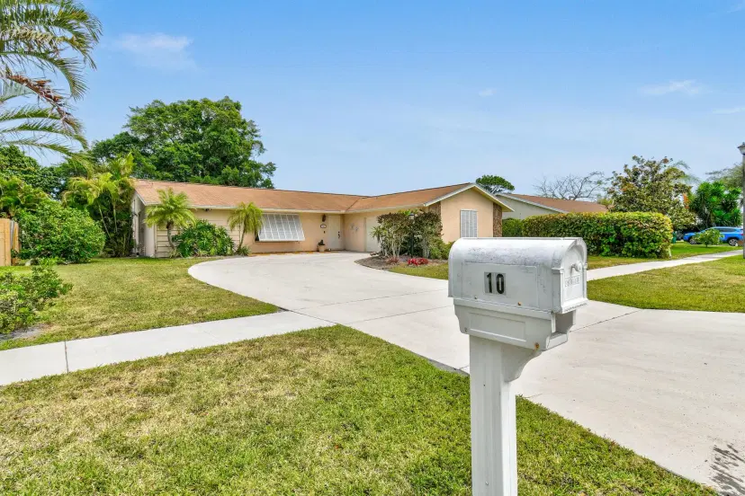 Picture of 10 Chapel Court, Tequesta FL 33469