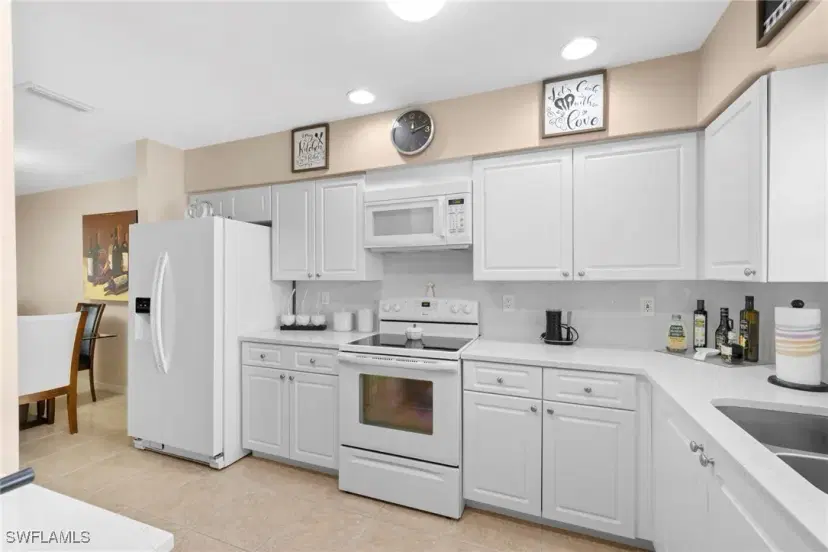 Picture of 904 SE 13Th St 201, Cape Coral FL 33990