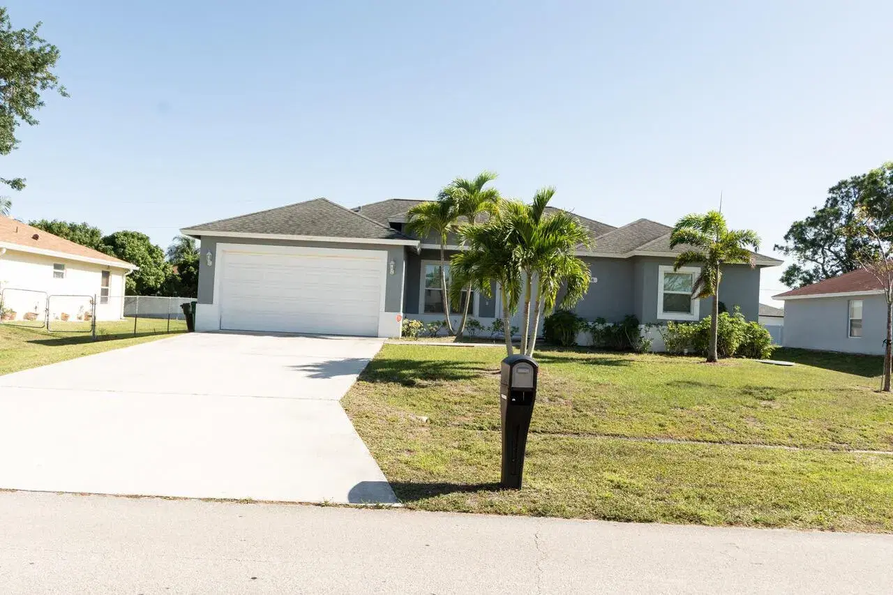 Picture of 556 SW Whitmore Drive, Port St Lucie, FL 34984