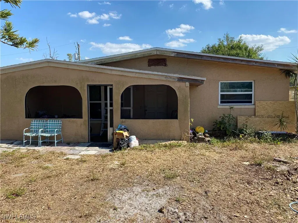 Picture of 3750 Madison Ave, Fort Myers, FL 33916