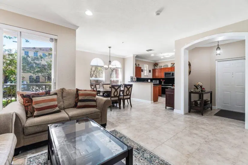 Picture of 110 Jacaranda Country Club Drive 103, Plantation FL 33324