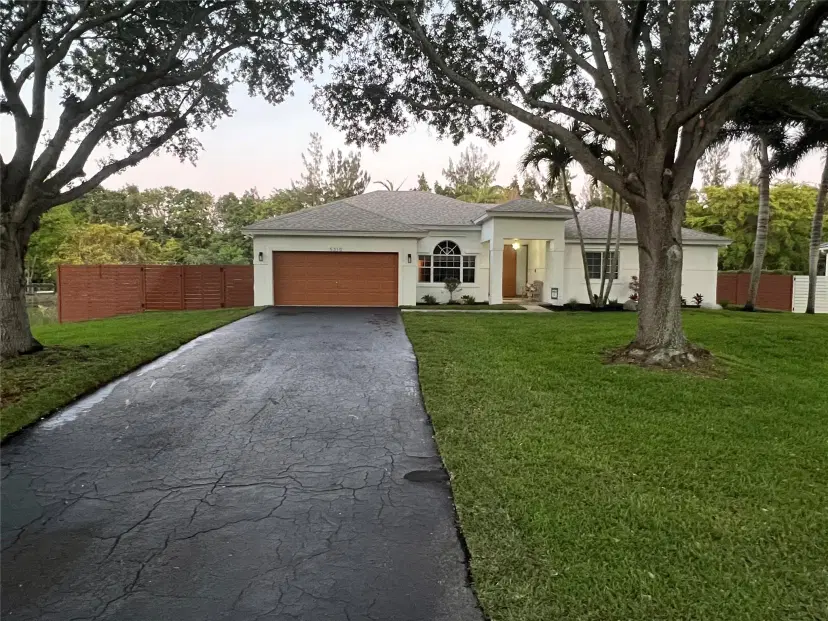 Picture of 5310 SW 199Th Ave, Pembroke Pines FL 33332