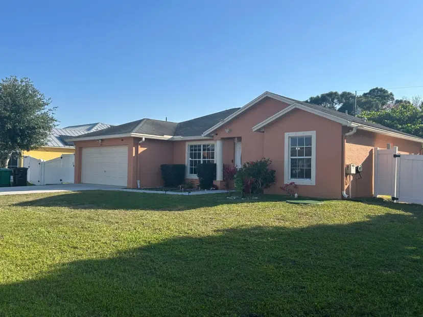 Picture of 2110 SW Larchmont Lane, Port St Lucie FL 34984