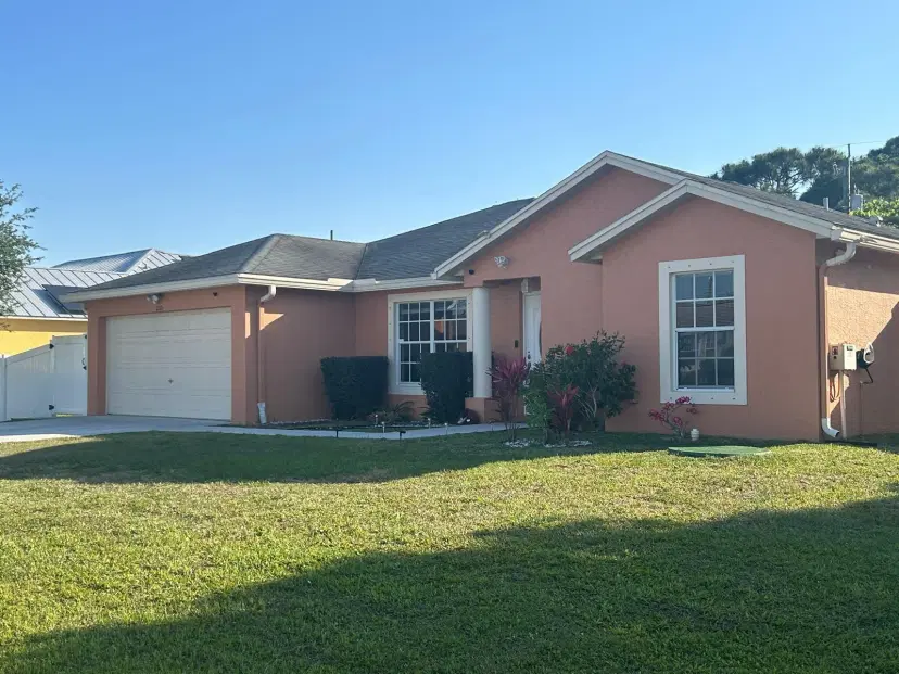 Picture of 2110 SW Larchmont Lane, Port St Lucie FL 34984