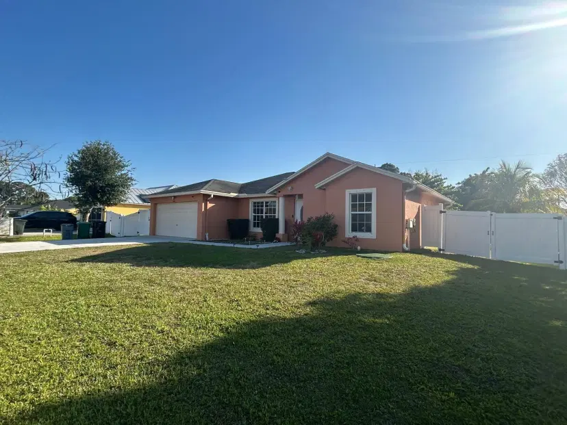 Picture of 2110 SW Larchmont Lane, Port St Lucie FL 34984