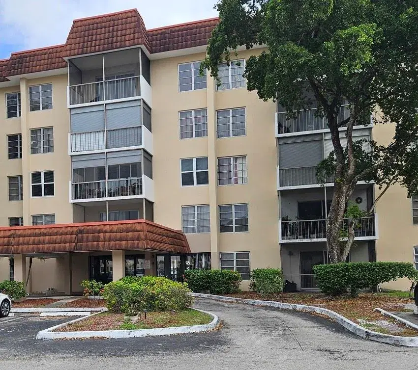 Picture of 4172 Inverrary Dr 512, Lauderhill, FL 33319