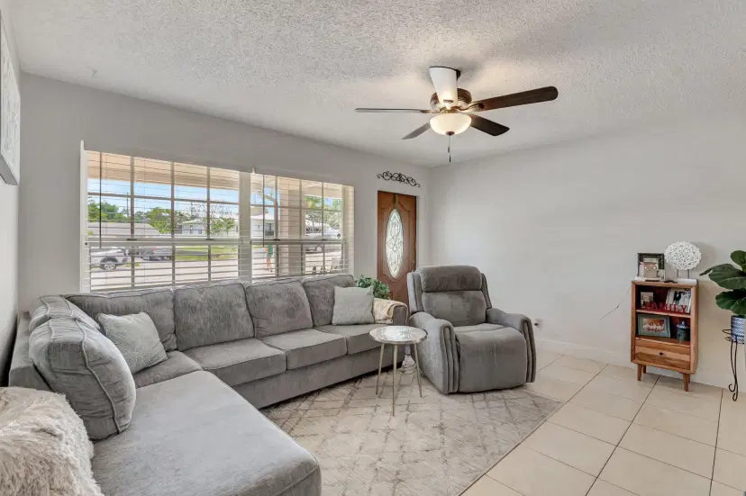 Picture of 391 SW 2Nd Street, Boca Raton FL 33432