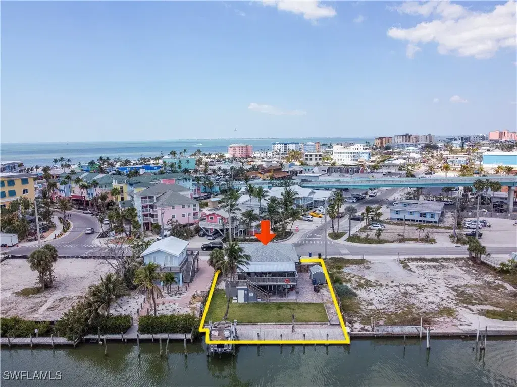 Picture of 340 Crescent St, Fort Myers Beach, FL 33931