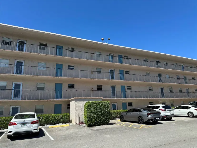 Picture of 725 Lori Drive 111, Palm Springs FL 33461