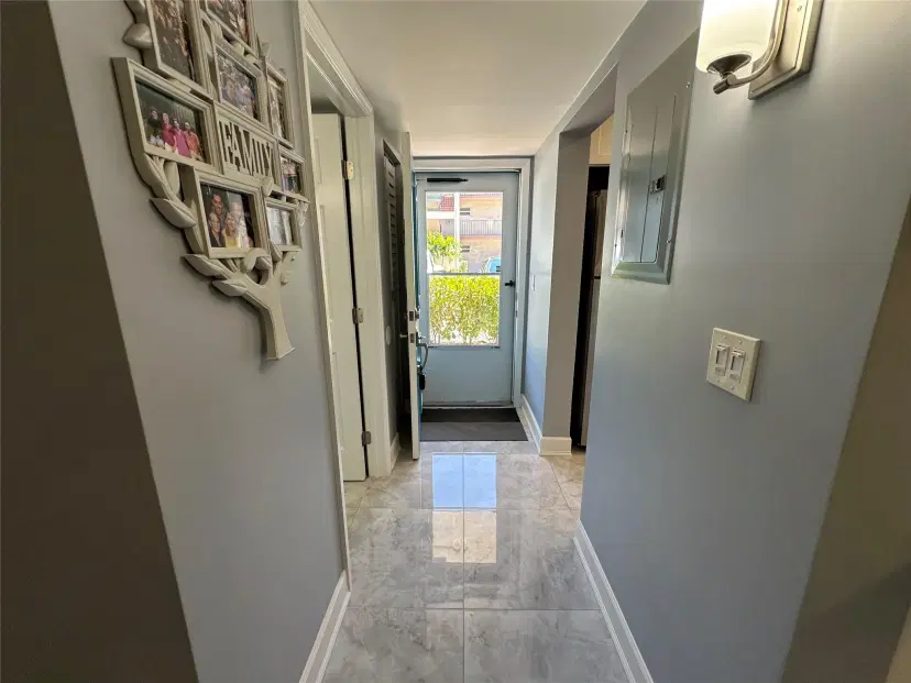 Picture of 725 Lori Drive 111, Palm Springs FL 33461