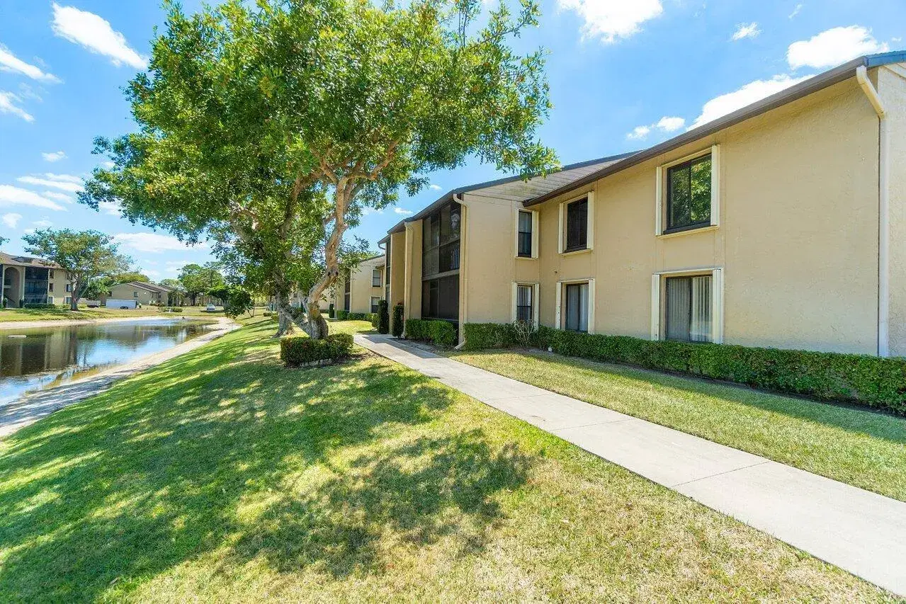 Picture of 723 Sunny Pine Way B1, Greenacres, FL 33415