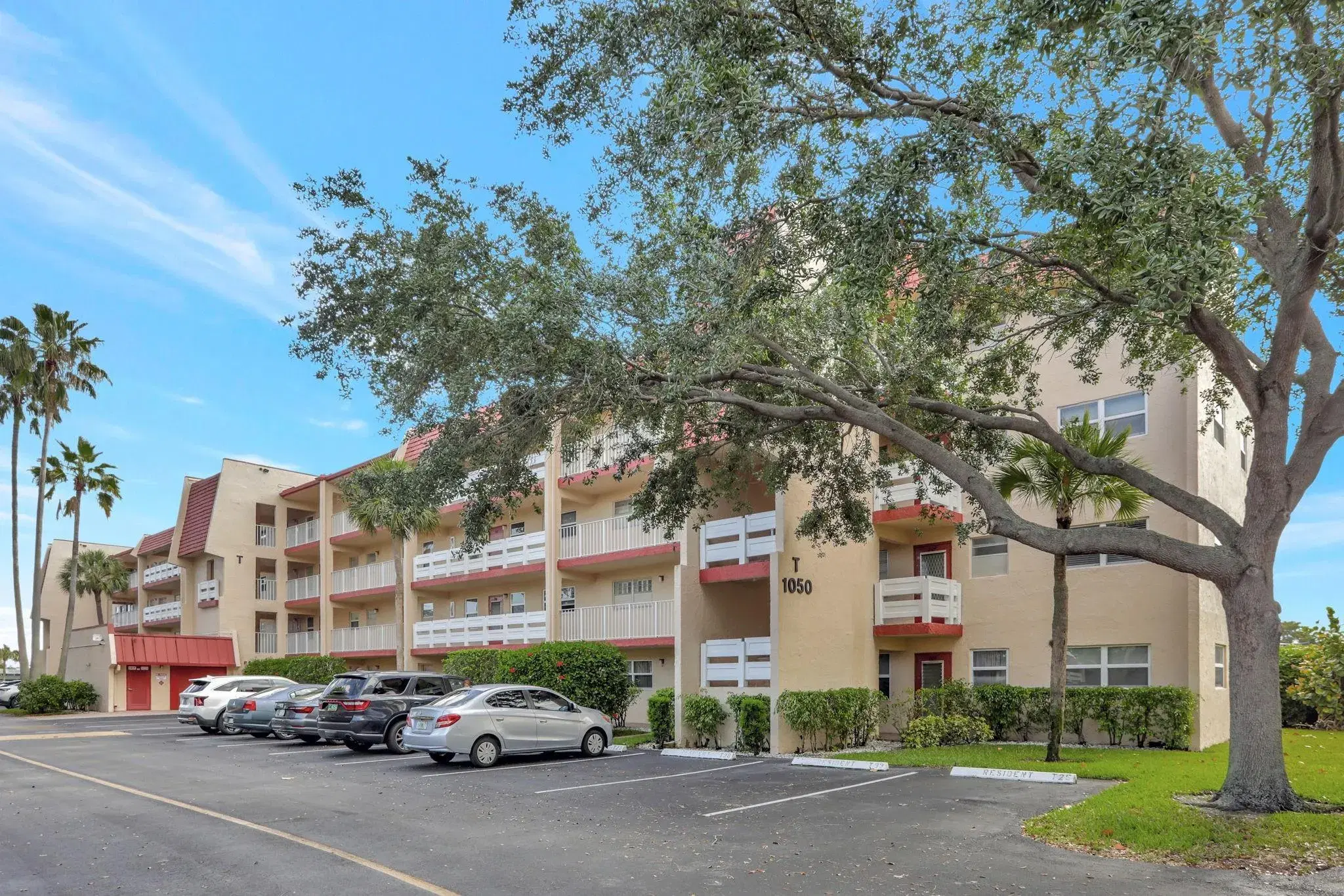 Picture of 1050 Country Club Dr 209, Margate, FL 33063
