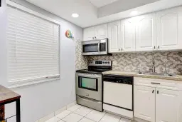 Picture of 1050 Country Club Dr 209, Margate, FL 33063