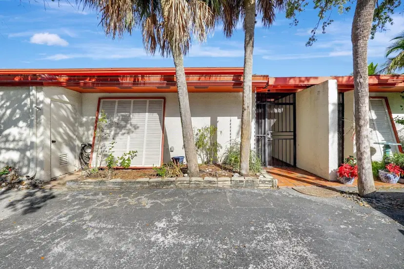 Picture of 7013 Greentree Ln, Miami Lakes FL 33014