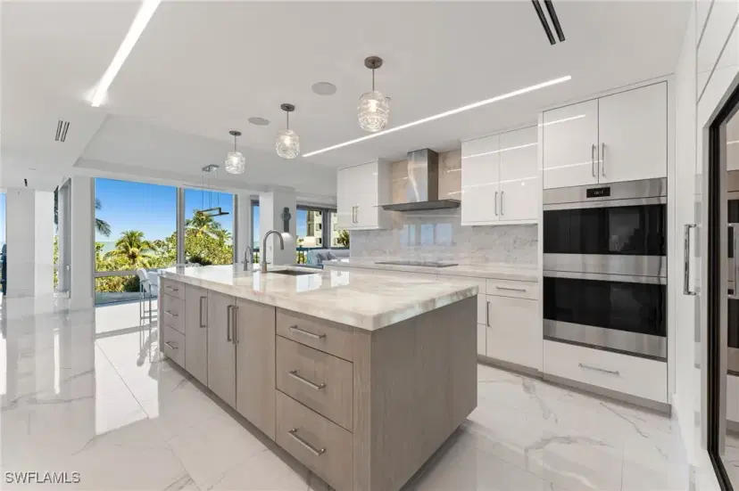 Picture of 4951 Gulf Shore Blvd N 103, Naples FL 34103