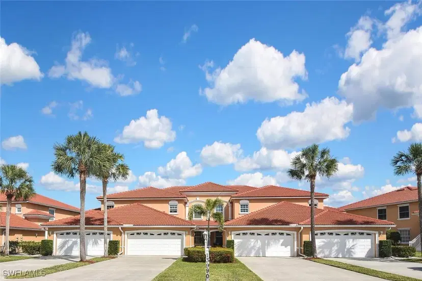 Picture of 13990 Eagle Ridge Lakes Dr 102, Fort Myers FL 33912