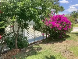 Picture of 10 Le Mans Dr, Naples, FL 34112