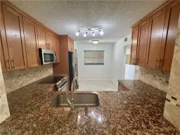Picture of 661 Squire Cir 101, Naples, FL 34104