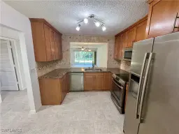 Picture of 661 Squire Cir 101, Naples, FL 34104