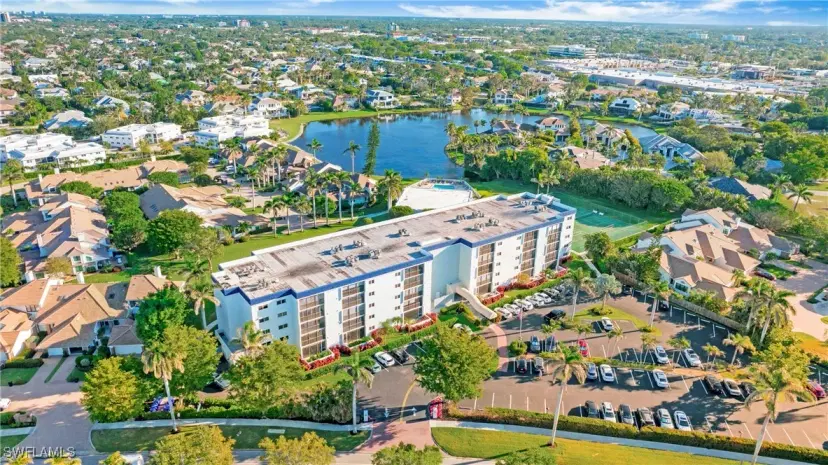 Picture of 555 Park Shore Dr B411, Naples FL 34103